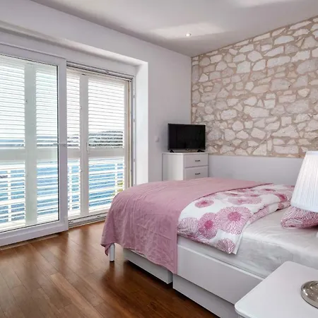 Apartment Tajan *