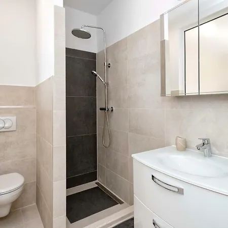 Tajan Apartment *